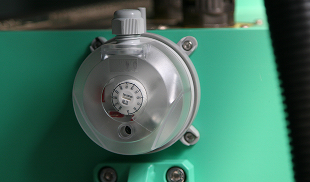 金屬電極處理站